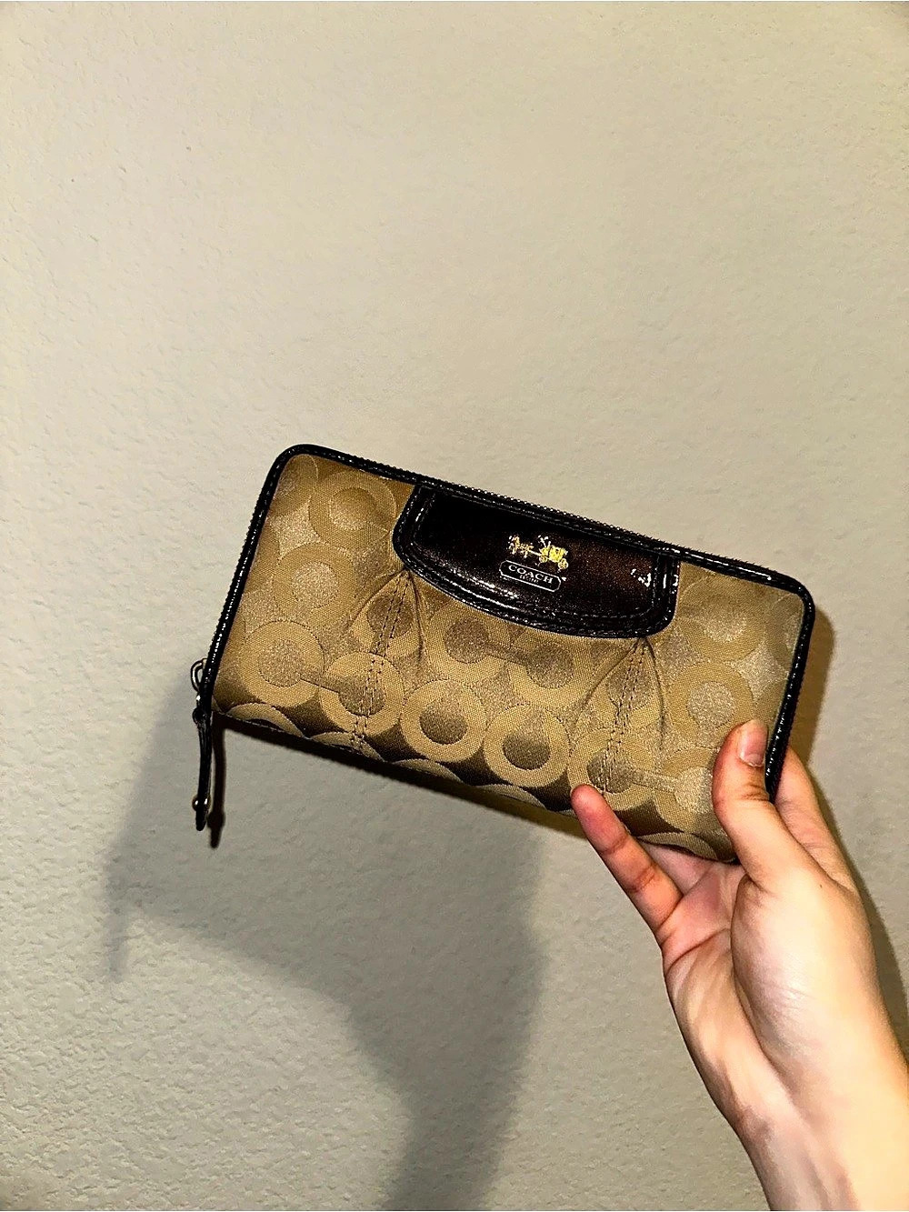 Coach Poppy Signature Glam Tote Logo Print Tote with Wristlet in Brown & Purple - Picture 3 of 5